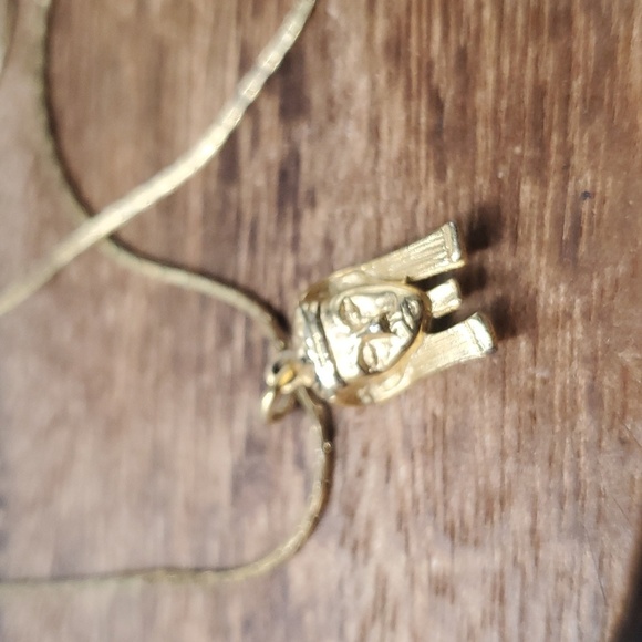 N3437 - Picture 2 of 3